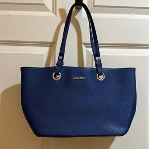 Calvin Klein woman’s blue handbag
